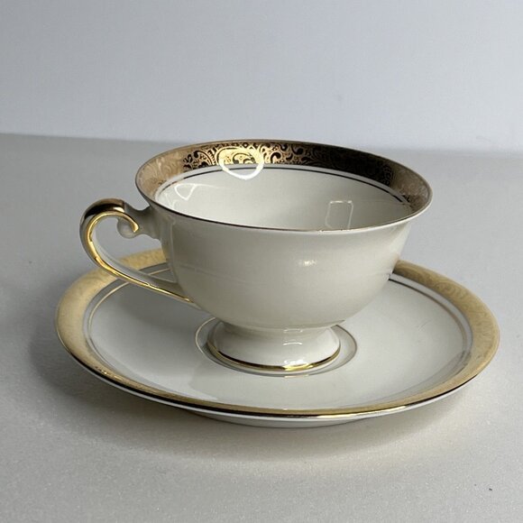 Kunst Kronach Bavaria Espresso Cups and Saucers Ivory with Gold Trim Set 2 - Picture 9 of 9